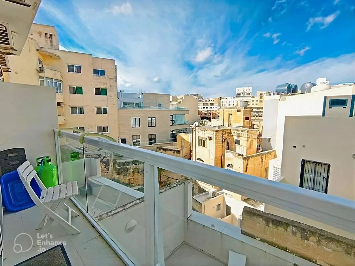 Remarkable 2-Bed Apartment In St Julians Сент Джулианс